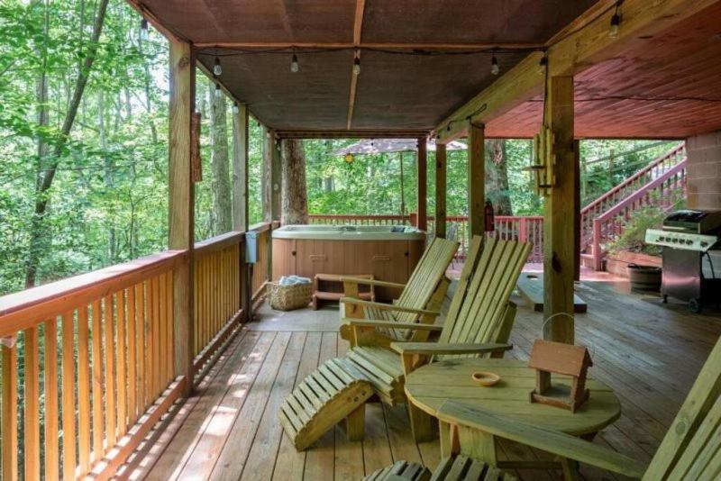 Mountain Spirit Cabin - Fireplace And Hot Tub Villa Blue Ridge Bilik gambar