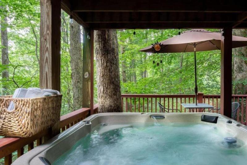 Mountain Spirit Cabin - Fireplace And Hot Tub Villa Blue Ridge Luaran gambar